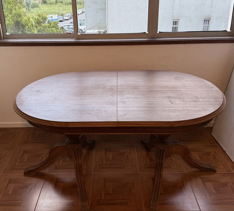 Mesa de jantar 4 a 6 lugares