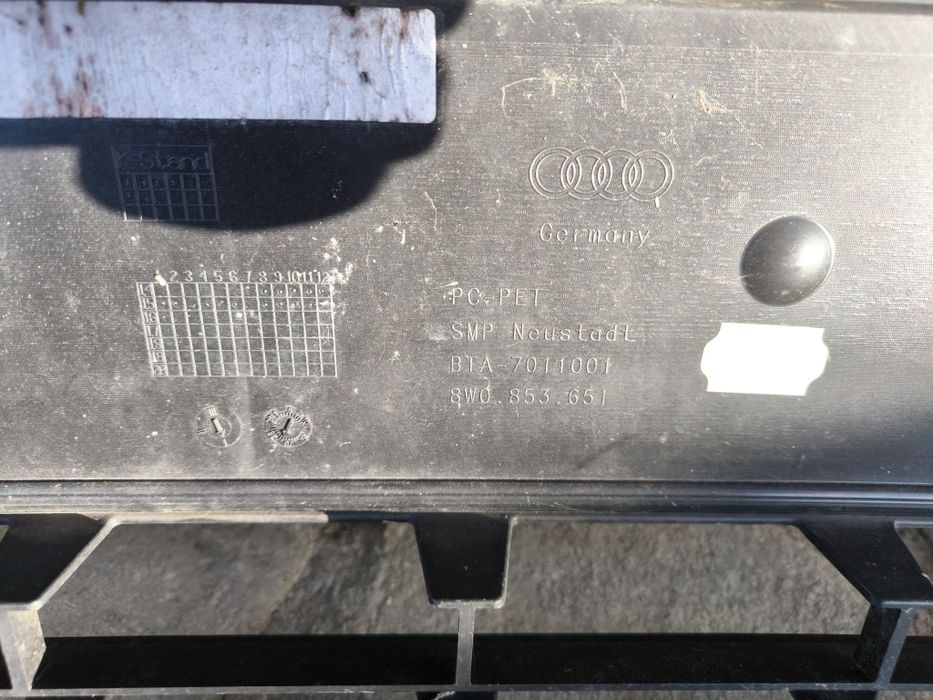 Audi A4 b9 grill , atrapa