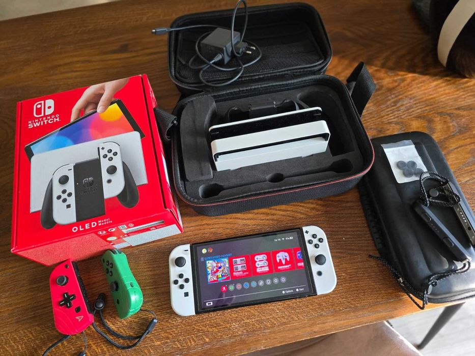 Zestaw konsola Nintendo Switch OLED + gratisy