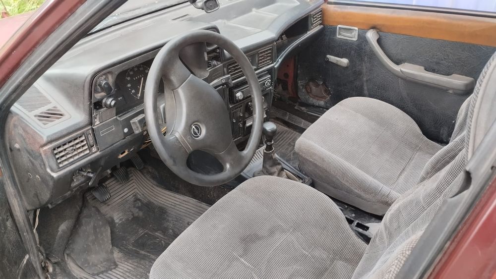 Opel Kadett 1.3 бензин