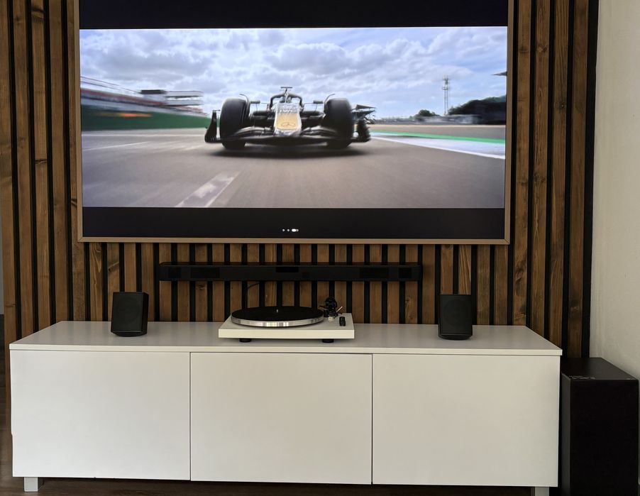 LG SN5R 4.1 (520 Вт) – саундбар із бездротовим сабвуфером та тиловими колонками