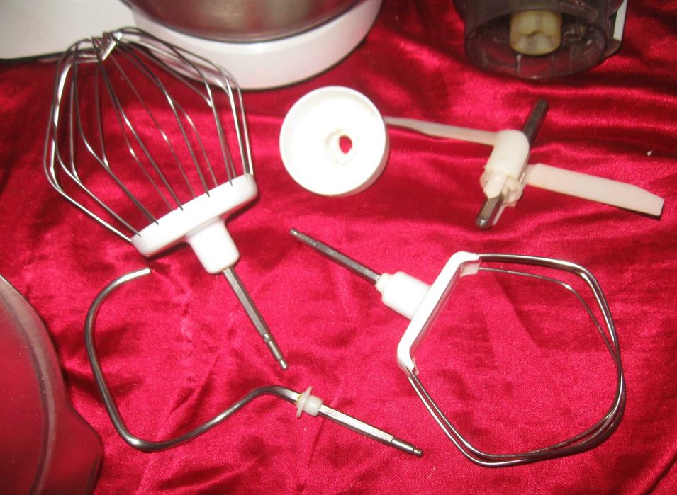 Кухонный комбайн Bosch MUM52 131/D2 – 700 Вт, запчастини, насадки