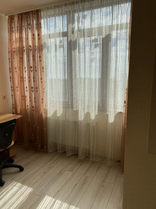 Сахарова/Заболотного, просторная квартира (лоджия)
