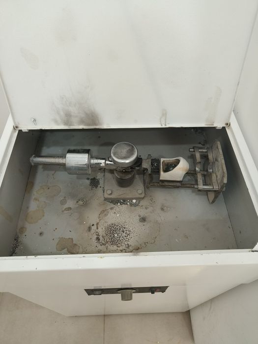 Endutora e maçarico para fundir metal (prótese dentária)