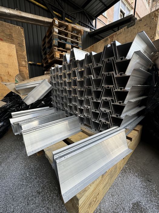 Крепление для солнечных панелей кріплення для сонячних панелей на біту