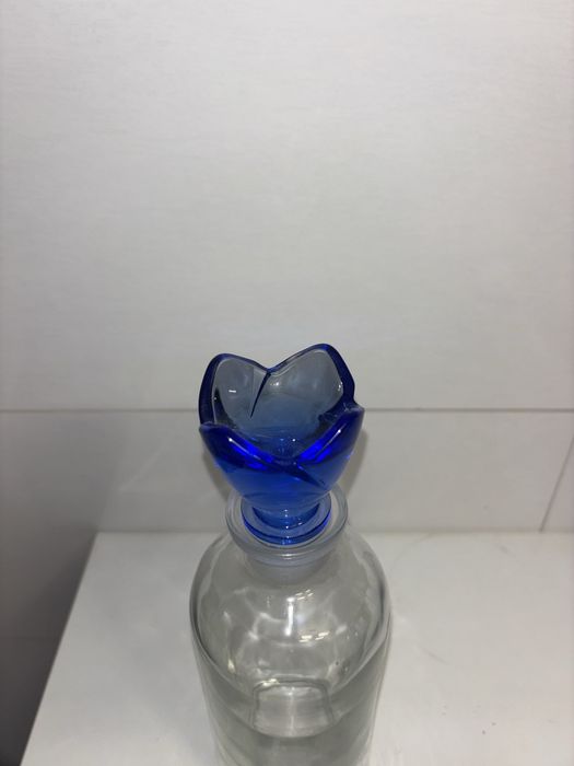 Garrafe de vidro tampa azul