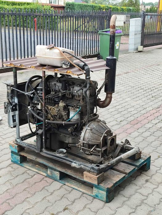 Silnik andoria 4cti90KM postawiony na ramie do Agregatu