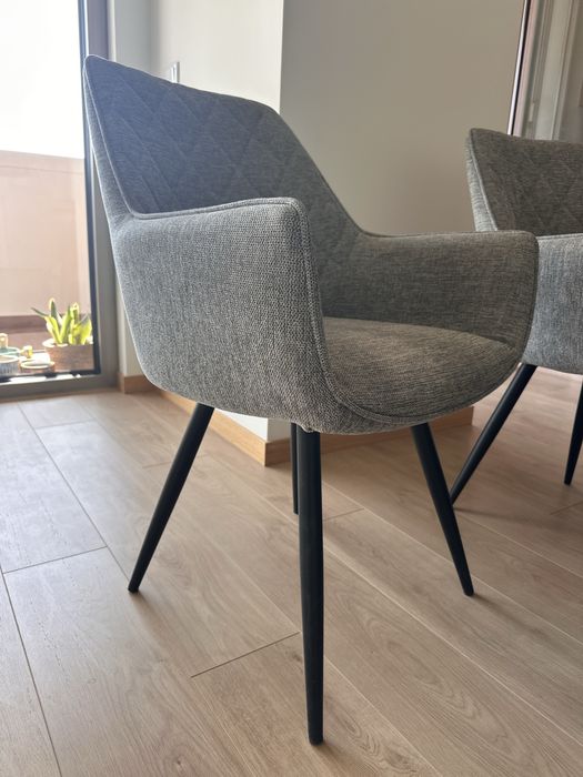 Conjunto mesa jantar + cadeiras