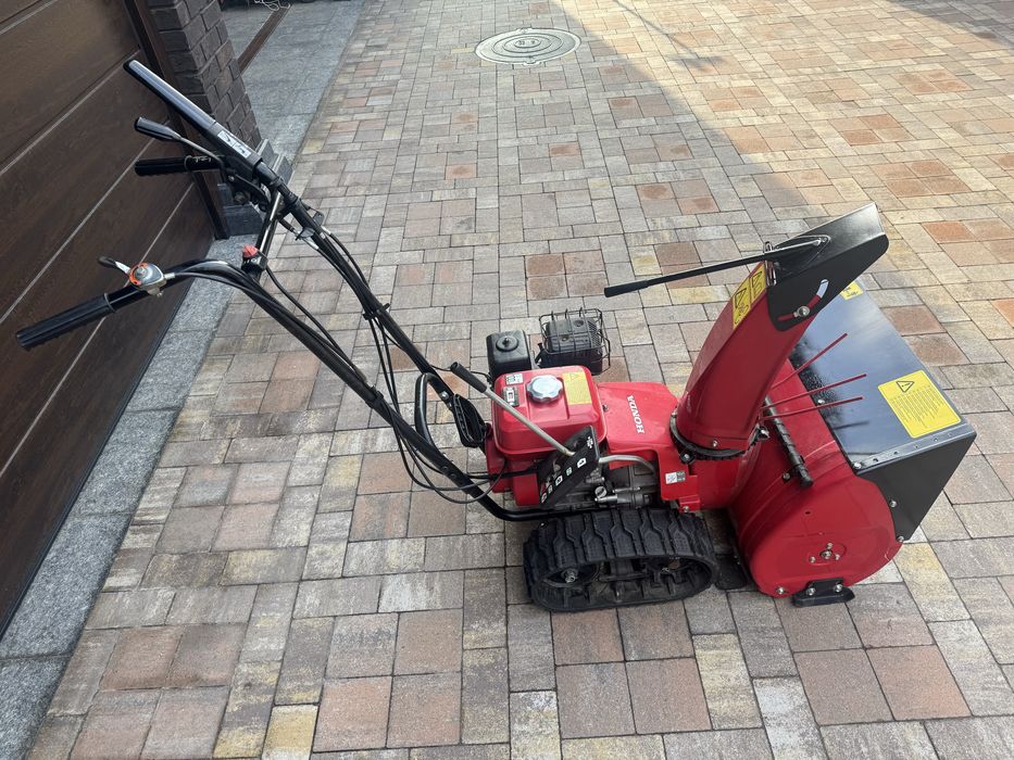 Продам снегоуборщик HONDA HS 622