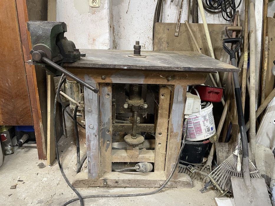 Frezarka dolnowrzecionowa