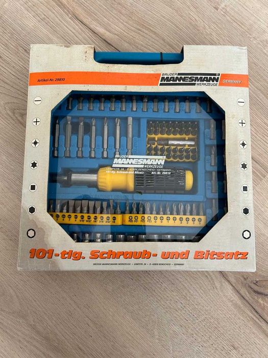 Універсальний набір викруток.