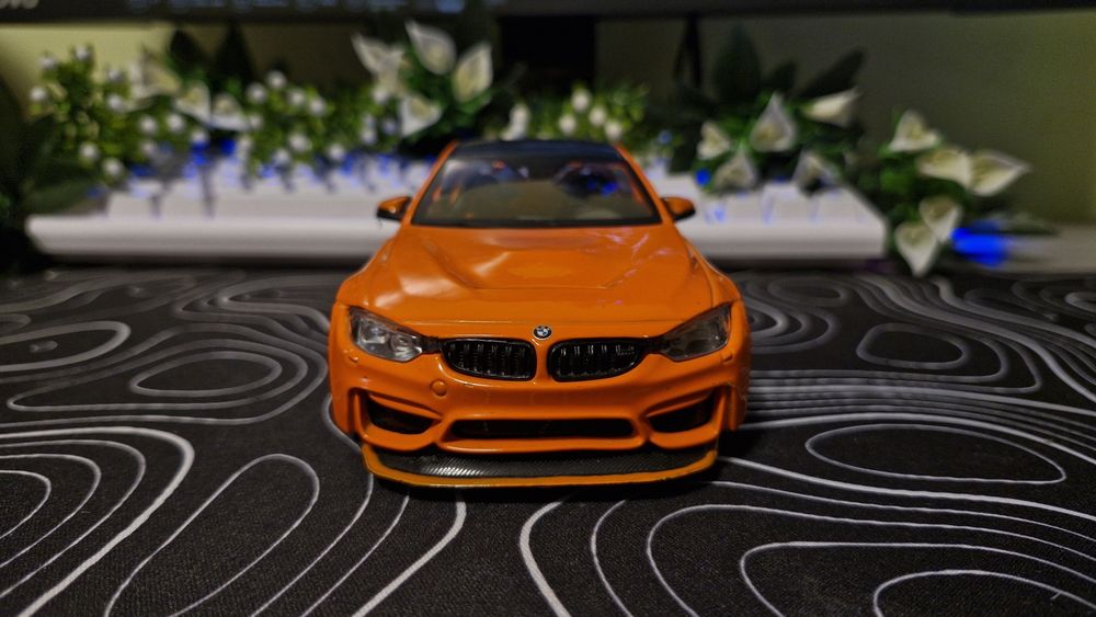 Машинка 1:24 металева