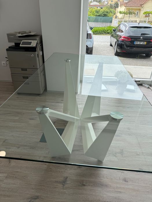 Mesa de jantar em vidro