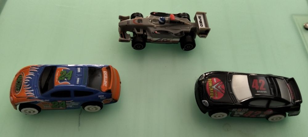 Vendo 3 carrinhos de pista