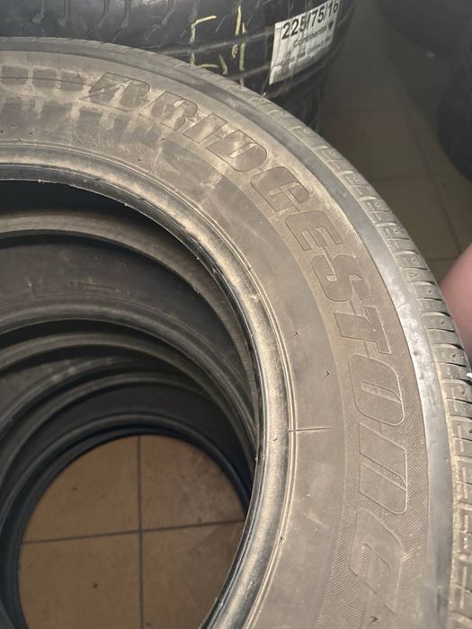 Brigestone Dueler H/L 33 235/65/18 лето комплект
