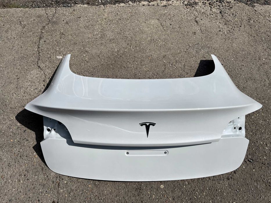 Tesla Model 3 кришка багажника ляда рест дорест