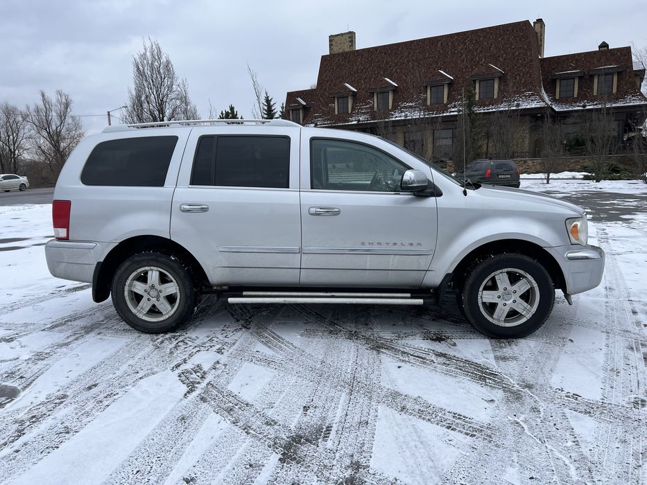 Chrysler Aspen рамный полный привод 8мест