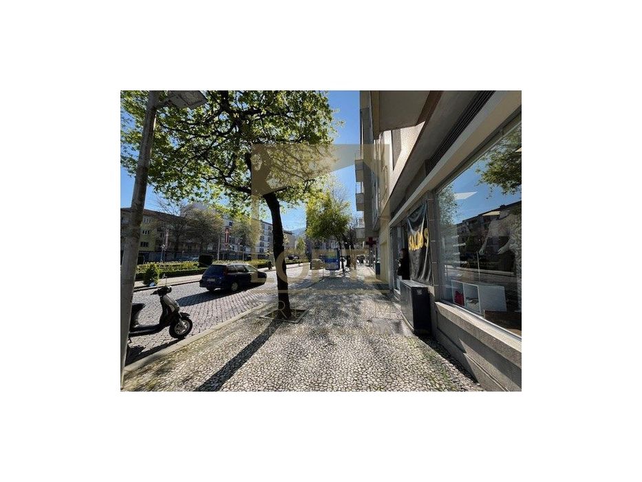 Loja Mobilada em Pleno Centro de Guimarães