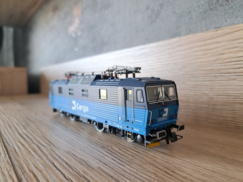 Lokomotywa 372 roco H0