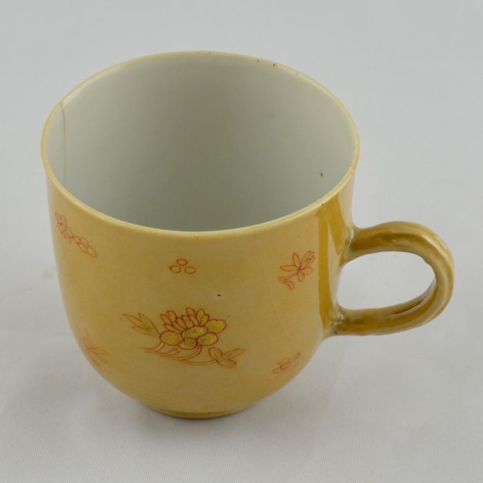 Rara Chávena de café, dourados e “rouge de fer” – séc. XVIII -Qianlong