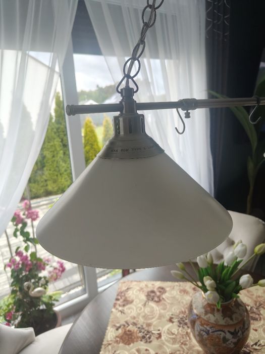 Lampa wisząca nad stół