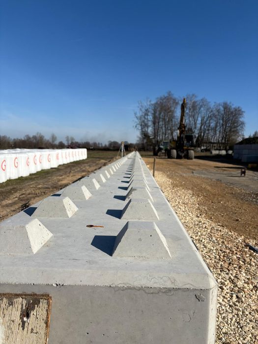 Porządkowanie działki, karczowanie,zakładanie trawników, brukarstwo