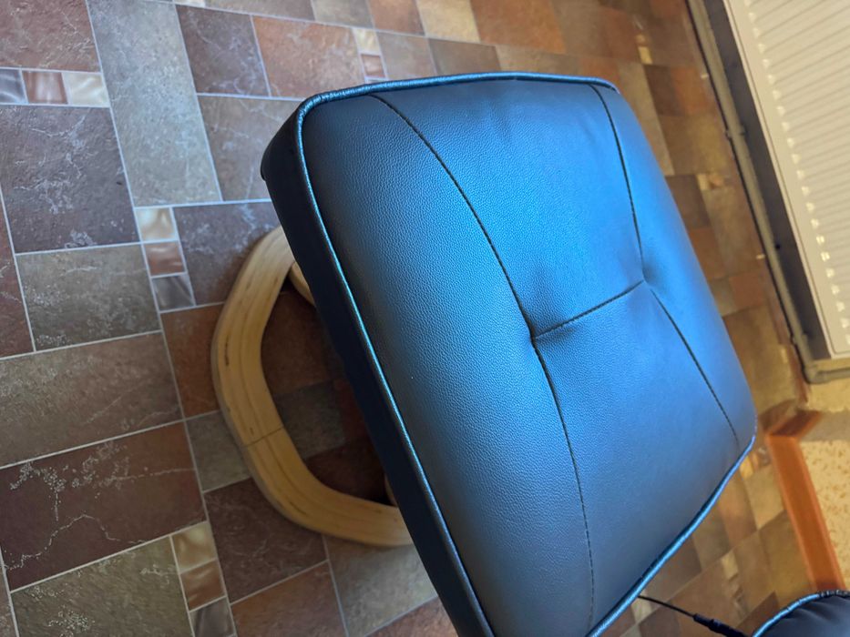 Продам масажне крісло