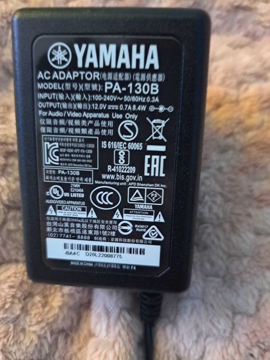 Używany Keyboard yamaha ypt-260