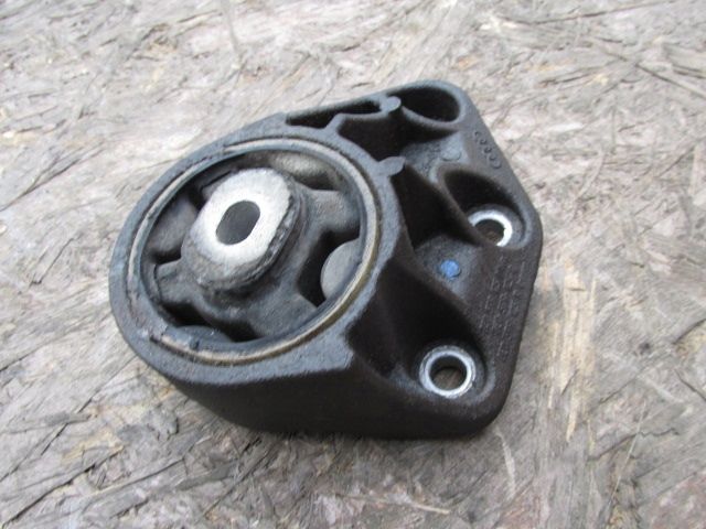 audi a6 c6 2007r 3.0 tdi poduszka wspornik mostu tył 8e0599125q