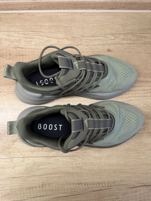 Продам чоловічі кросівки Adidas Alphaboost