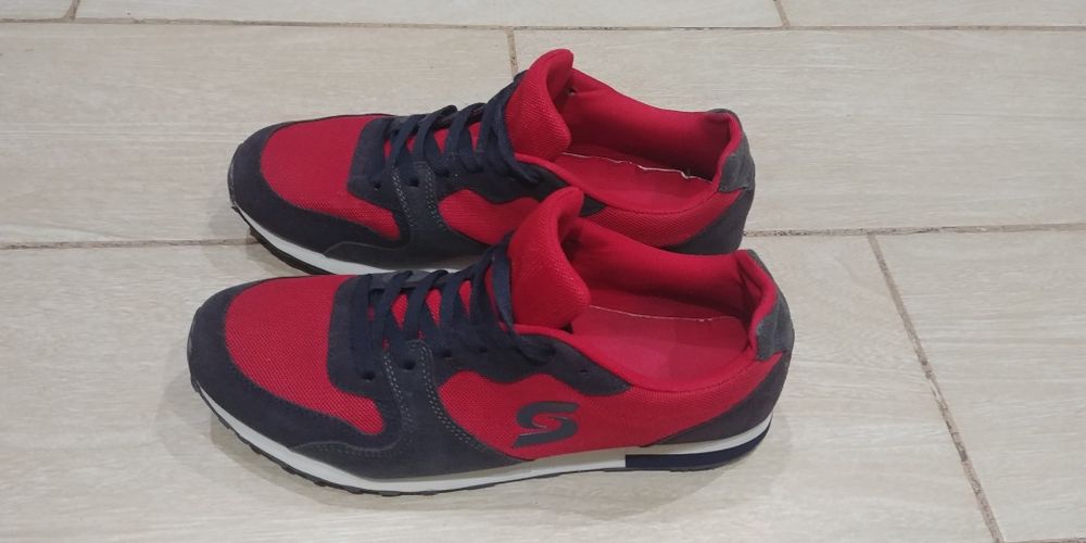 Кросівки чоловічі