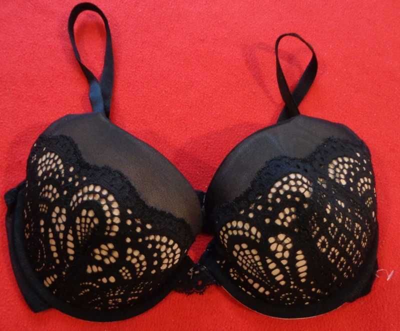 Nowy Biustonosz czarny z koronki marki Millie, rozm. 80 C