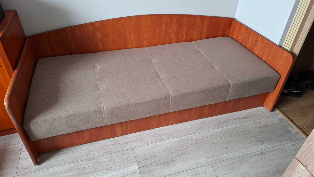 Sprzedam dwa tapczany używane