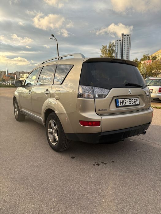 Mitsubishi Outlander XL 2.4