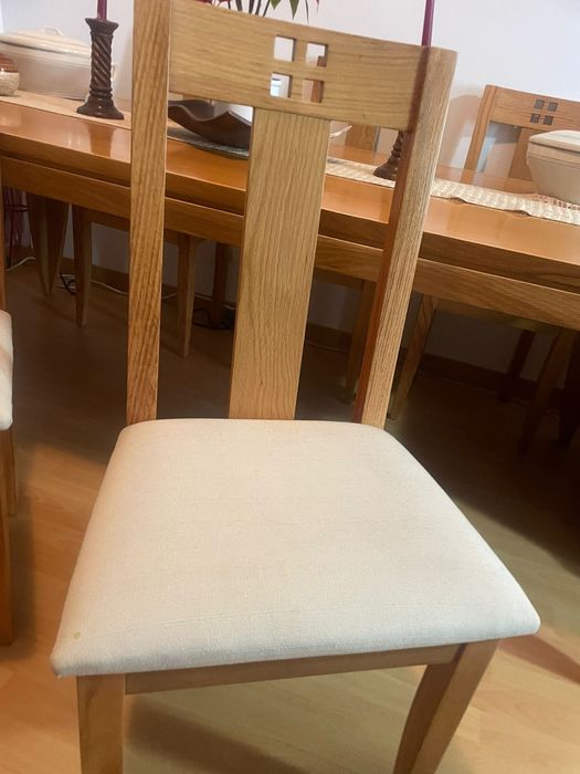 Mesa  com 6 cadeiras