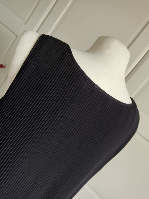 Massimo Dutti bluzka damska plisowana czarna z koronką bez rękawów 36