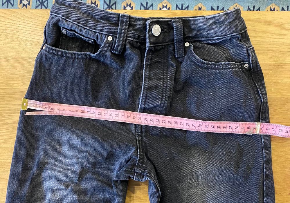 Джинси чорні прямі з розрізами зсередини та скіні Levis
