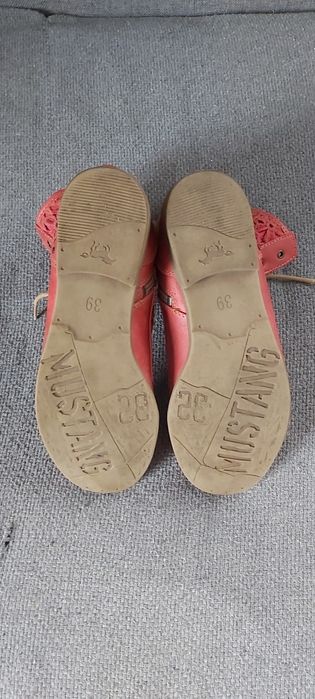 Buty ażurowe Mustang 39 25 cm