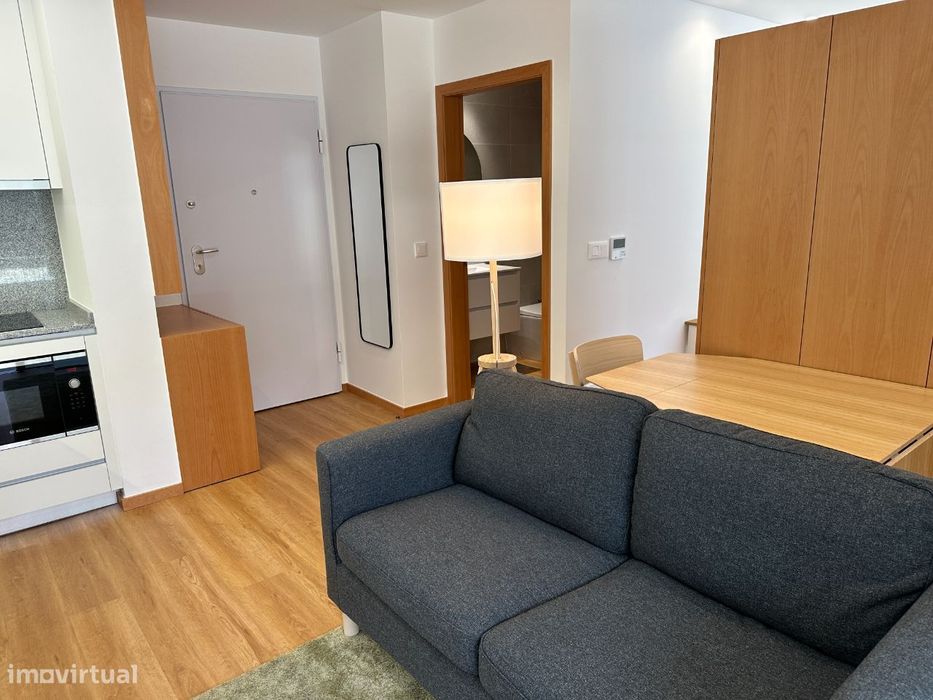 Fantástico Apartamento T0 Novo, mobilado e completamente equipado
