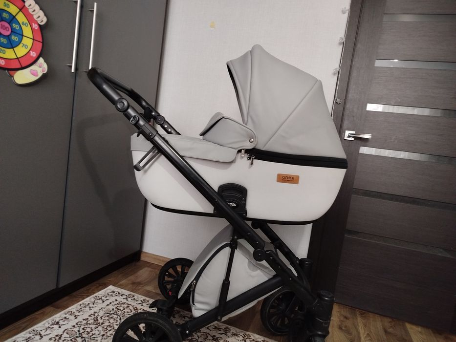 Продам Коляску 2в 1