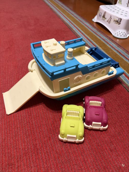 Продам машинку battat