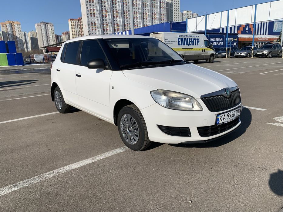 Skoda Fabia 2011 рестайлинг 1.4 газ/ бензин