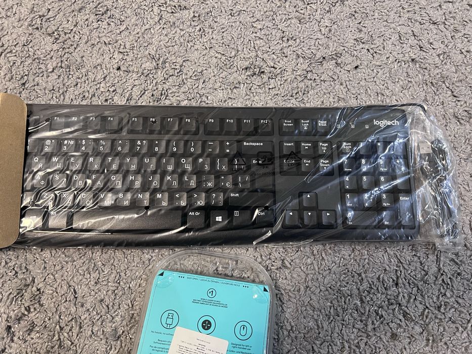 Комплект: клавіатура Logitech K120 та мишка Logitech M100