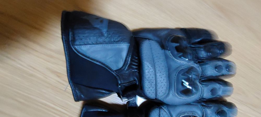 Luvas Dainese novas