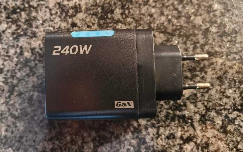 Carregador GaN 240W