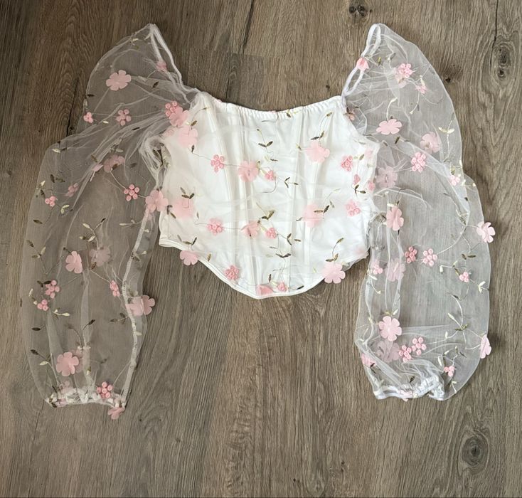 Жіночий корсет, жіноча блуза