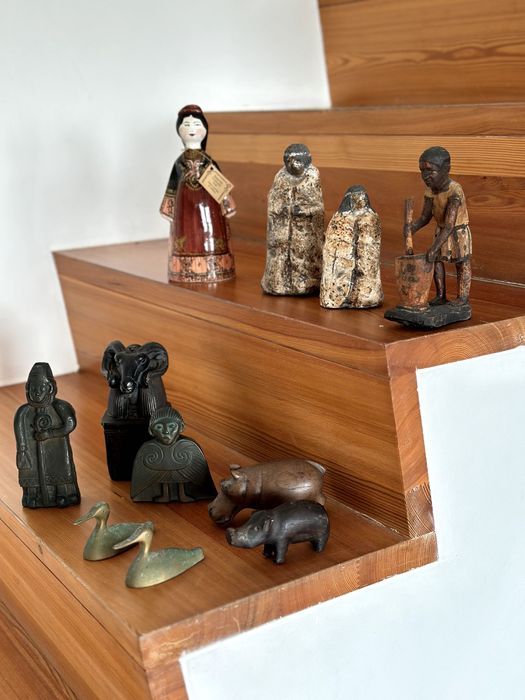 Lote com várias peças de decoração e coleção 1/2
