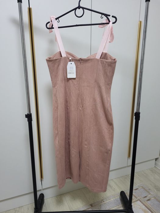 Нова силуетна сукня One by one, розмір Л.