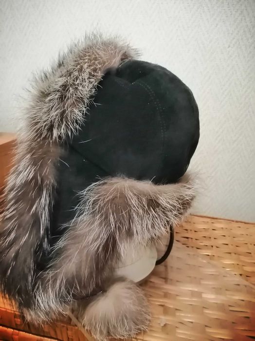 Мехова шапка з вушками жіноча