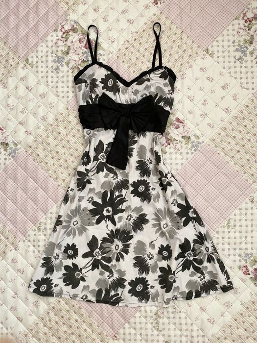 Biała sukienka w kwiatki na ramiączka S 36 M 38 vintage